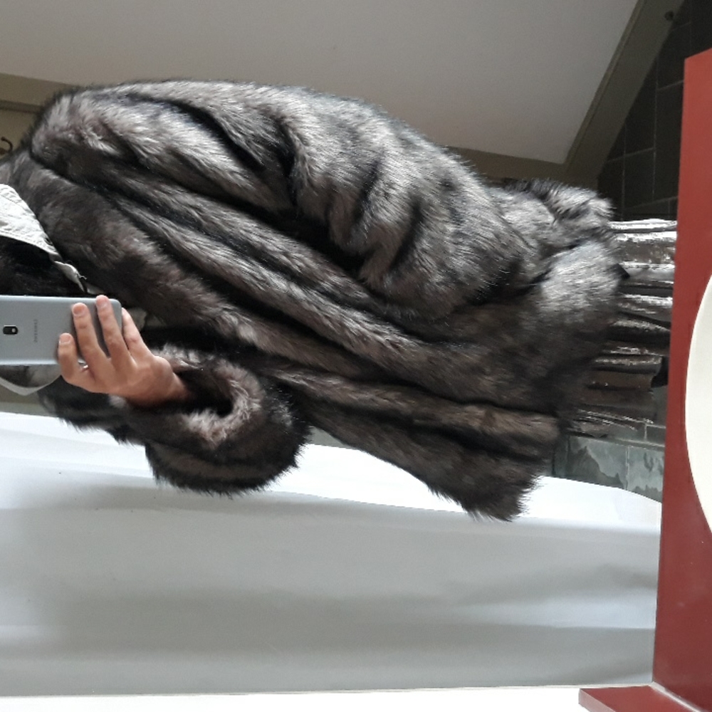 Fabulous Furs 2X Coat Grey Wolf